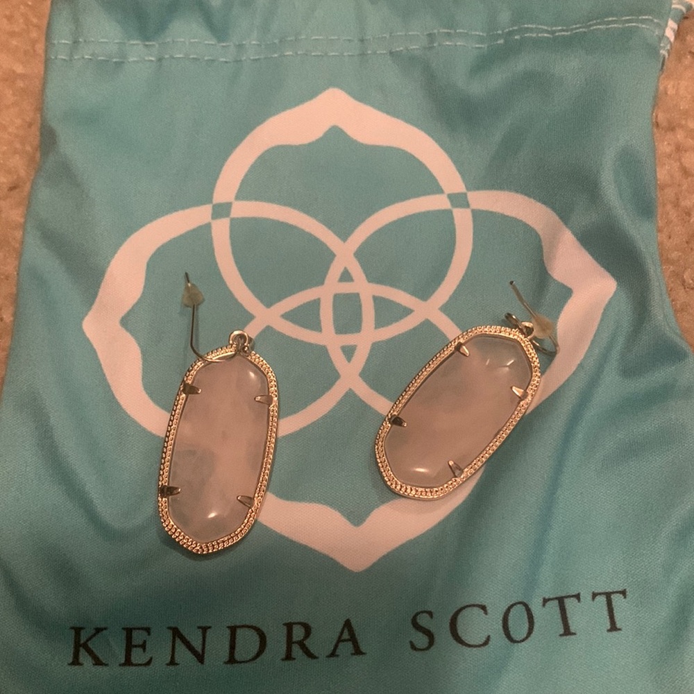 Kendra Scott “Lee” gold rose quartz earrings